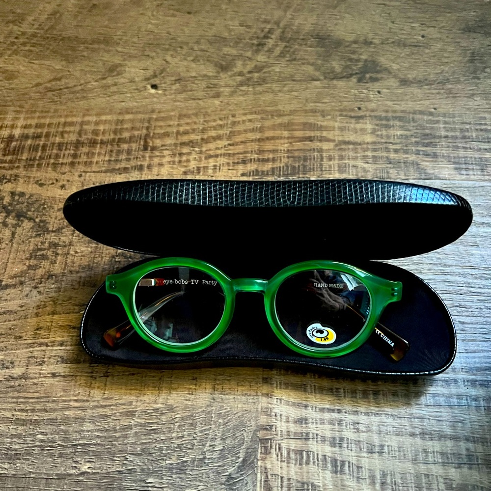 Eyebobs TV PARTY Reading Glasses 1.5 NEW!! With Case